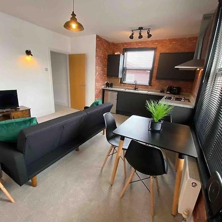 エムズワース1 Bed Flat With Parking Near Town Centreアパートメント エクステリア 写真